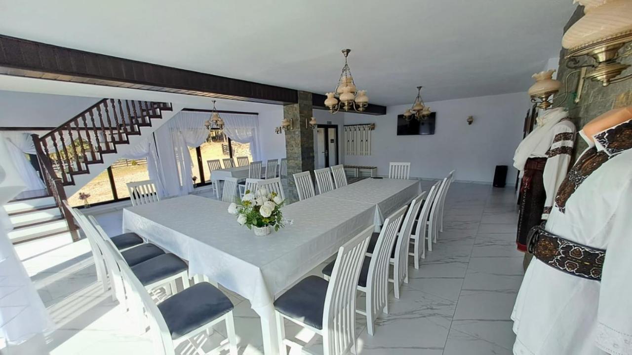 Conacul Muntii Bucovinei Hotel Câmpulung Moldovenesc Екстериор снимка