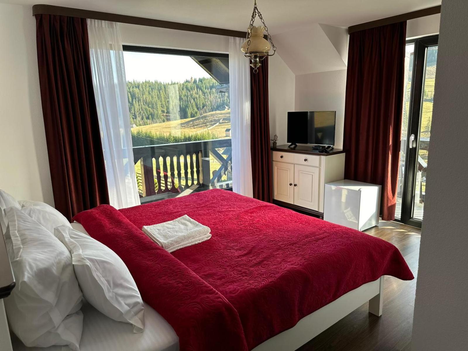 Conacul Muntii Bucovinei Hotel Câmpulung Moldovenesc Екстериор снимка