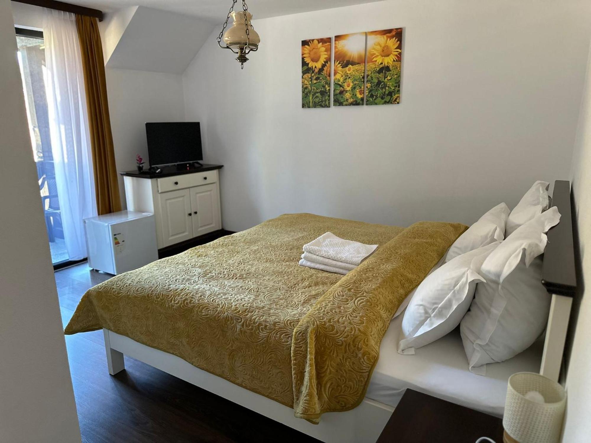 Conacul Muntii Bucovinei Hotel Câmpulung Moldovenesc Екстериор снимка