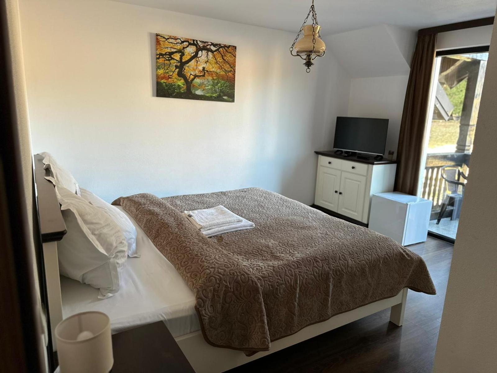 Conacul Muntii Bucovinei Hotel Câmpulung Moldovenesc Екстериор снимка