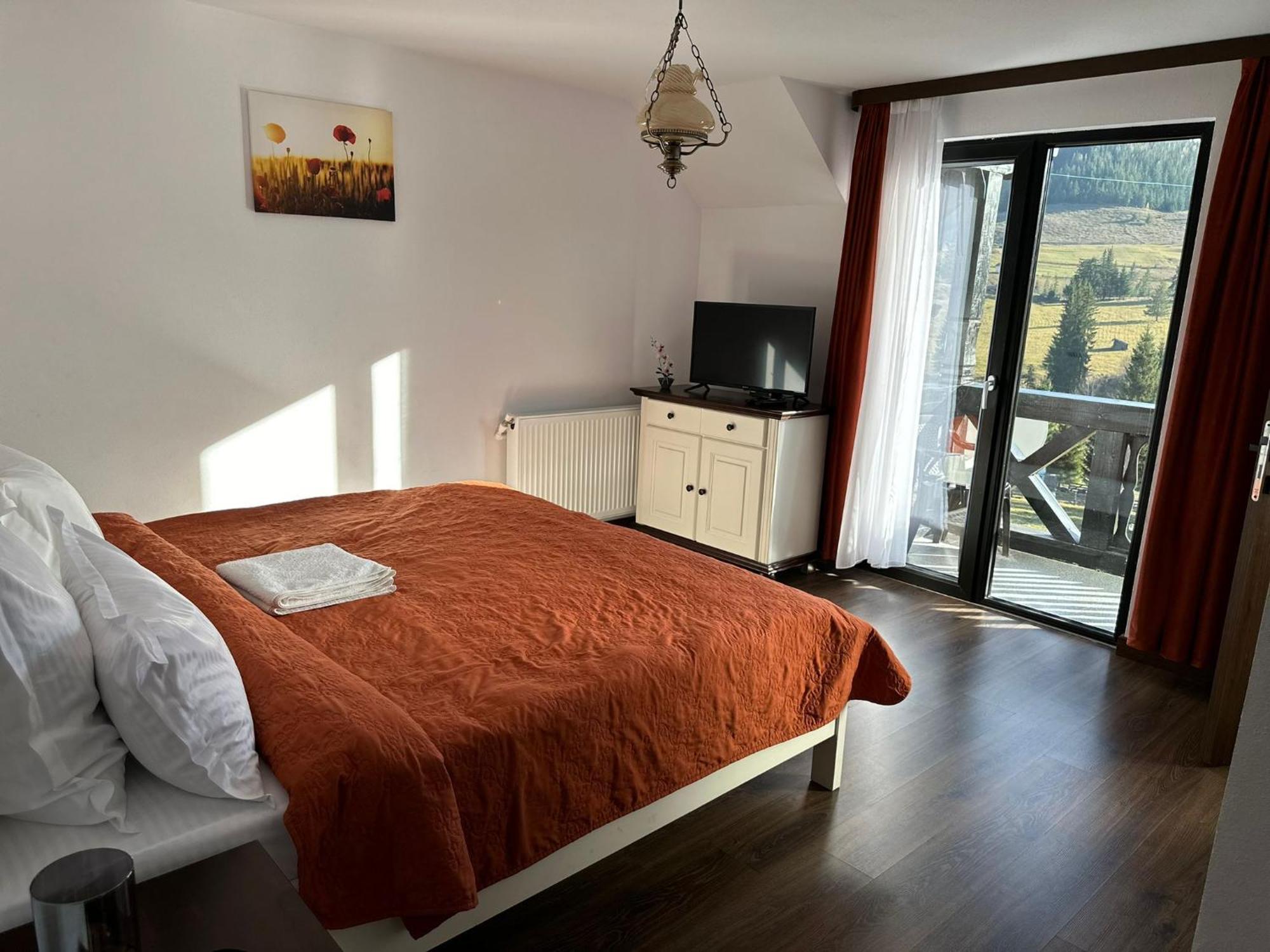Conacul Muntii Bucovinei Hotel Câmpulung Moldovenesc Екстериор снимка