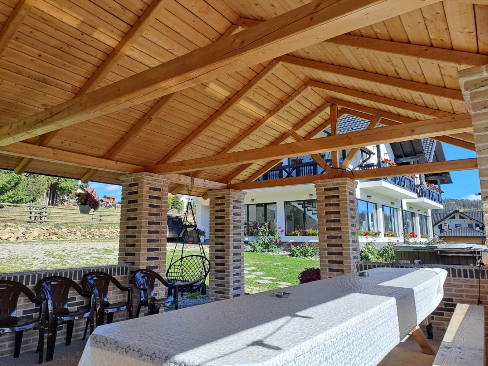 Conacul Muntii Bucovinei Hotel Câmpulung Moldovenesc Екстериор снимка